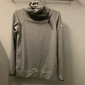 Women’s M Nike Pro long sleeve